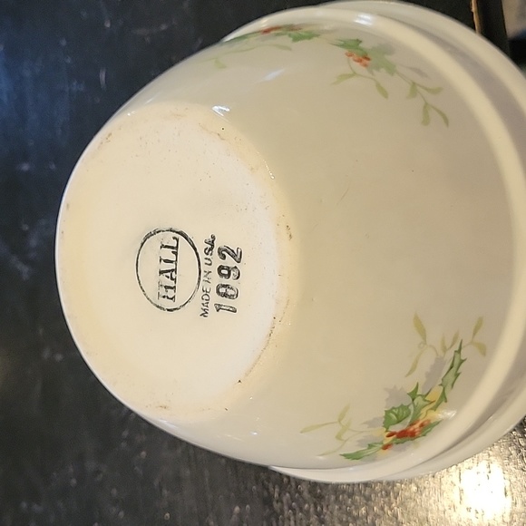 Hall Hollyberries Little icing bowl, Vintage  excellent Condition! - Picture 3 of 4